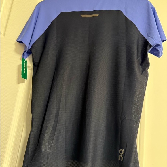 On clouds Women's Sky Blue and Charcoal Short Sleeve Tee - Picture 5 of 6